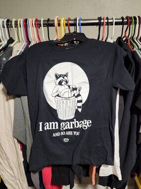 Chomp Brand Graphic Tee "I am Garbage, and so are You" Raccoon Men's Small EUC